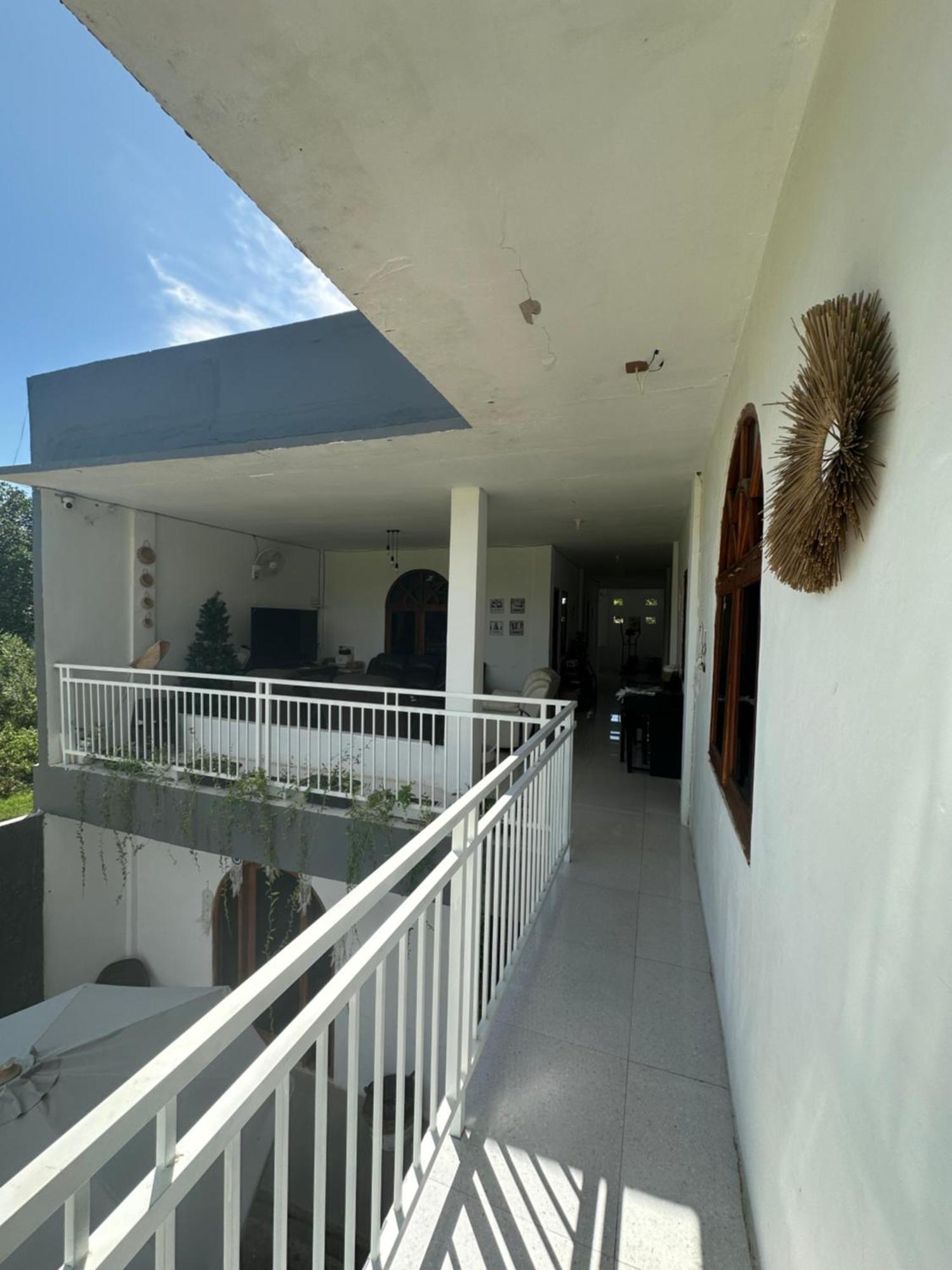 D'Flora Homestay Лабуан Баджо Екстериор снимка